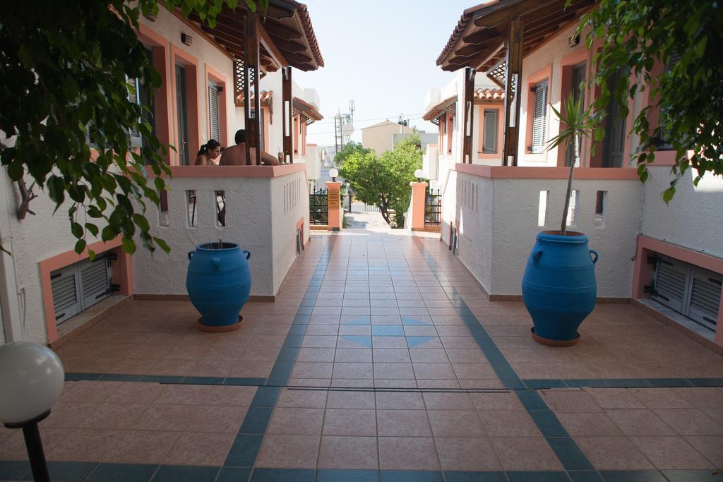 Palmira Apartments Makriyialós Bilik gambar
