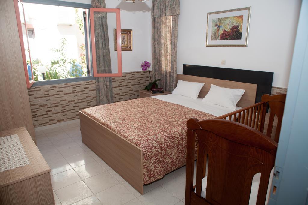 Palmira Apartments Makriyialós Bilik gambar